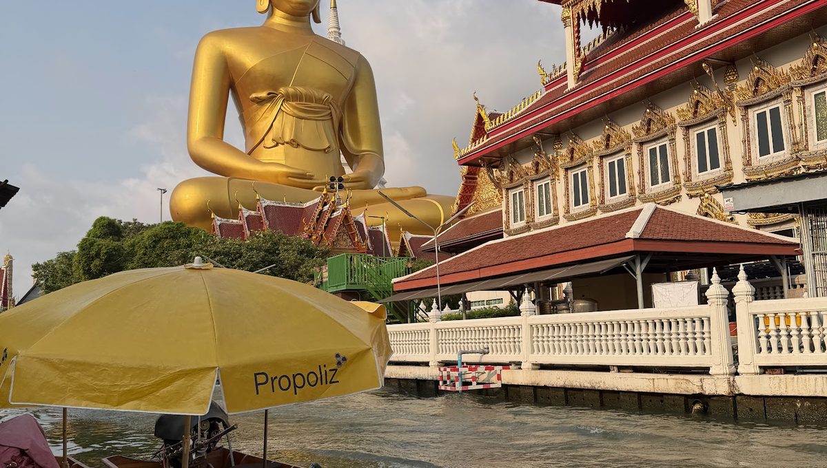 The Big Buddha at Wat Paknam